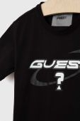 Дитяча бавовняна футболка Guess колір чорний з принтом (2962415)