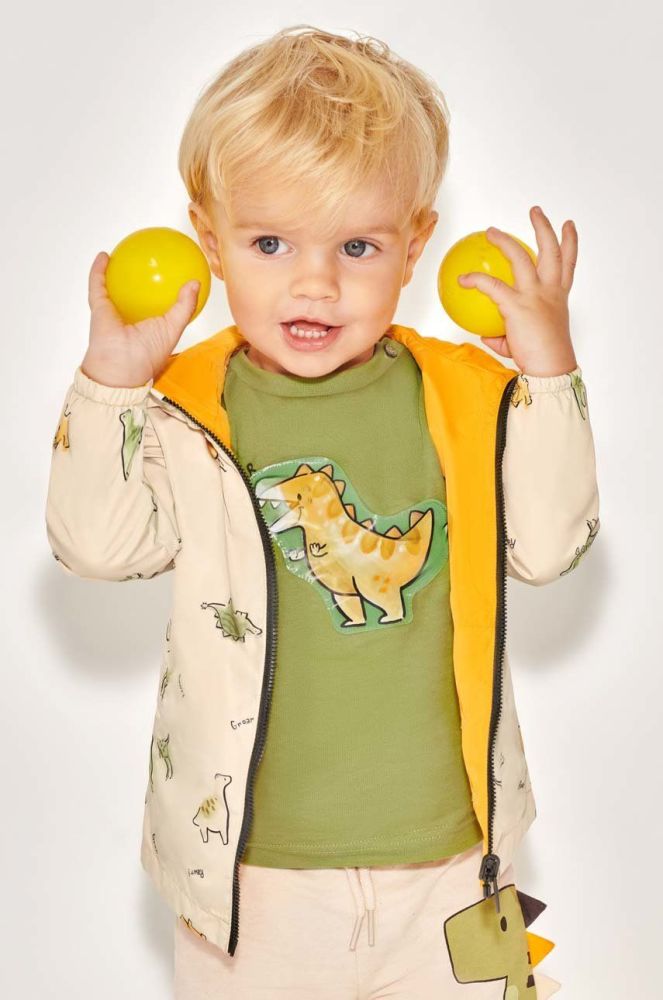 Бавовняна футболка для немовлят Mayoral колір зелений з принтом (2936581)