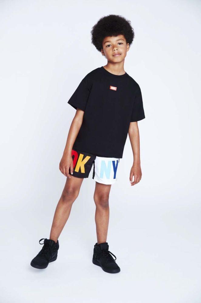 Дитяча бавовняна футболка Dkny колір чорний з принтом (3217313)