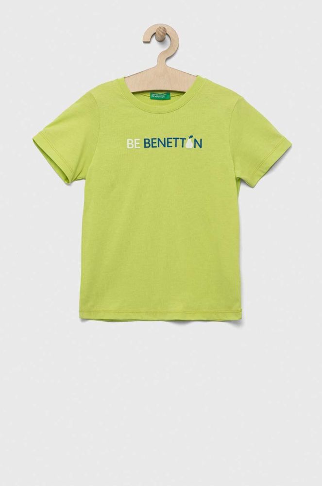 Дитяча бавовняна футболка United Colors of Benetton колір зелений з принтом (3275788)