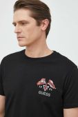Бавовняна футболка Guess колір чорний з принтом (2887792)