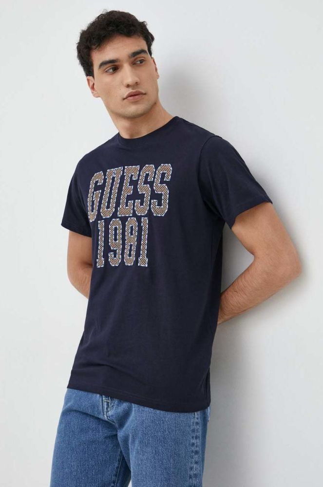 Бавовняна футболка Guess колір синій з аплікацією (2955707)