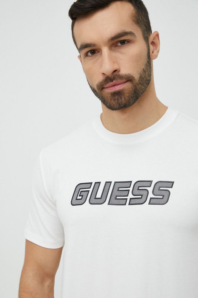 Футболка Guess чоловічий колір білий з принтом (2880167)