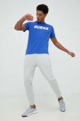 Футболка Guess чоловічий з принтом колір блакитний (2871625)