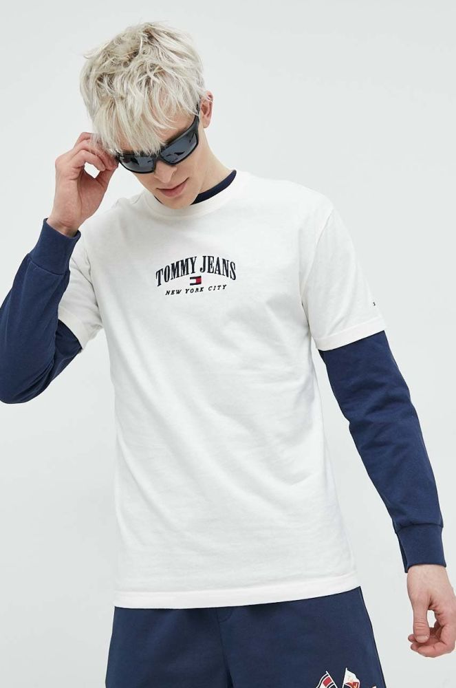 Бавовняна футболка Tommy Jeans колір білий з аплікацією (2827117)