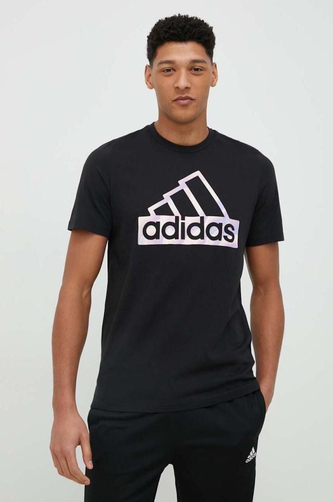 Бавовняна футболка adidas колір чорний з принтом (2986015)