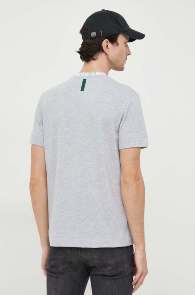 Футболка Lacoste чоловічий колір сірий з аплікацією фото 3