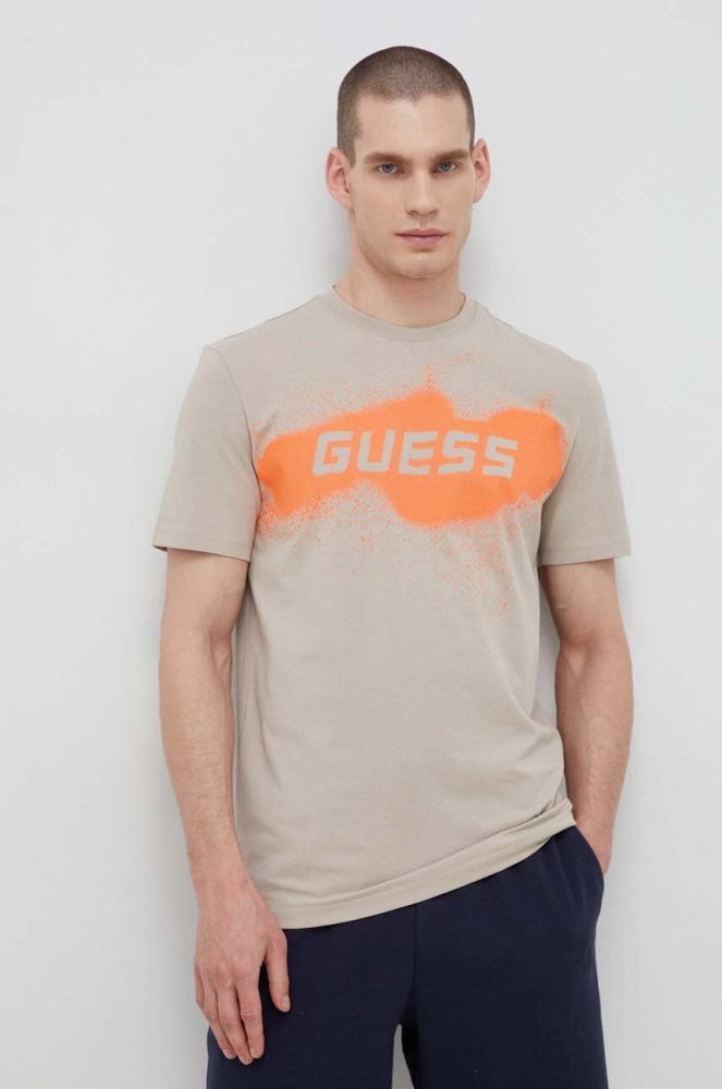 Футболка Guess чоловічий колір бежевий візерунок (3079296)