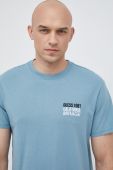 Бавовняна футболка Guess з принтом колір блакитний (3076001)
