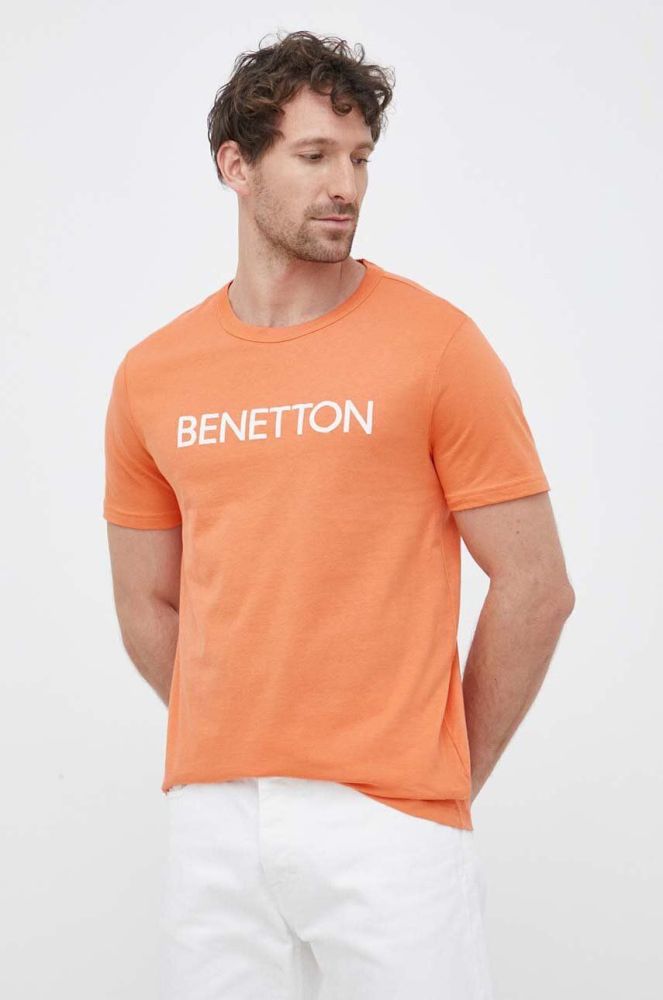 Бавовняна футболка United Colors of Benetton колір помаранчевий з принтом (3154723)