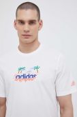 Бавовняна футболка adidas колір білий з принтом (3221380)