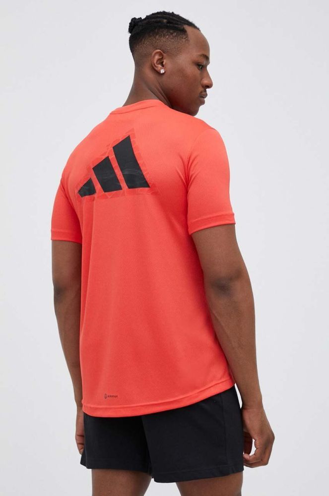 Тренувальна футболка adidas Performance Workout Base колір червоний з принтом