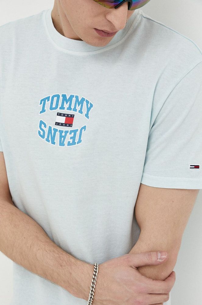 Бавовняна футболка Tommy Jeans з принтом колір блакитний (3148912)