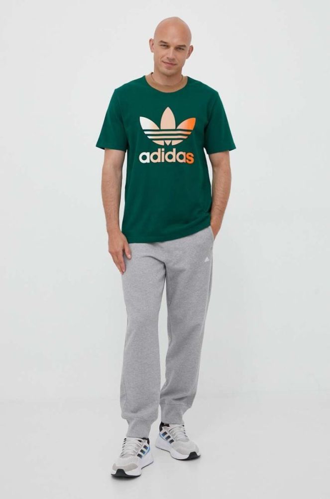 Бавовняна футболка adidas Originals колір зелений з принтом (3363772) фото 2