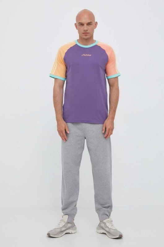 Бавовняна футболка adidas Originals колір фіолетовий візерунок (3363781) фото 2
