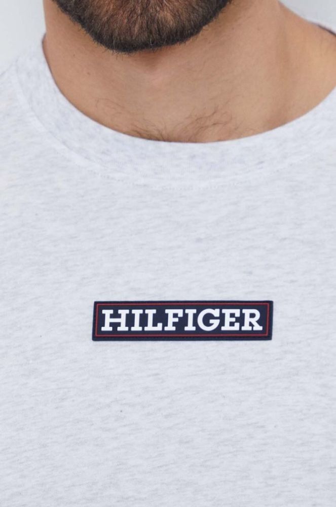 Футболка Tommy Hilfiger чоловічий колір сірий з аплікацією фото 4