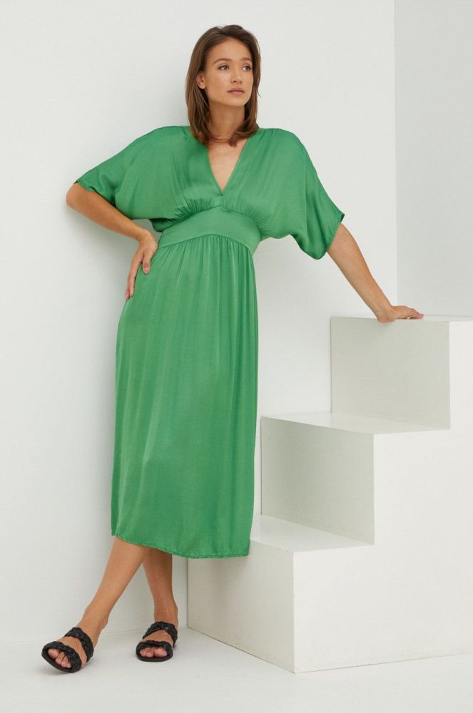Сукня Answear Lab колір зелений maxi розкльошена (2559680)