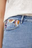 Джинсові шорти Answear Lab жіночі з аплікацією середня посадка колір блакитний (3367781)
