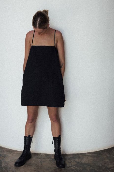 MUUV. - Сукня The Kinky One колір чорний