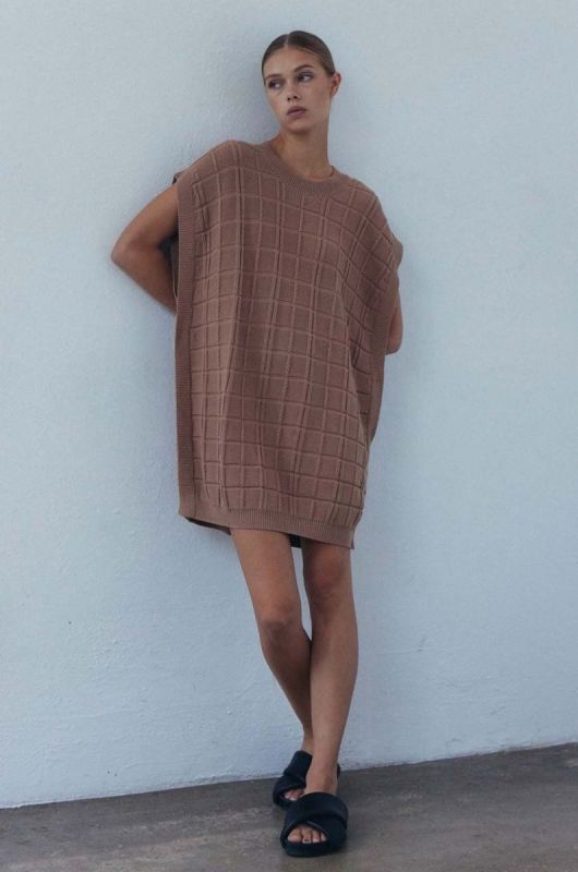 Сукня MUUV. CARRE колір коричневий mini oversize