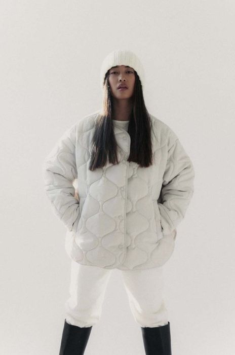 Куртка MUUV. PIQUE жіноча колір білий зимова oversize