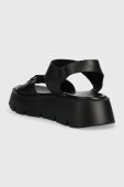 Шкіряні сандалі Wojas жіночі колір чорний на платформі 7610551