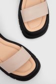 Шкіряні сандалі Charles Footwear Jinny жіночі колір бежевий на платформі Jinny.Sandal