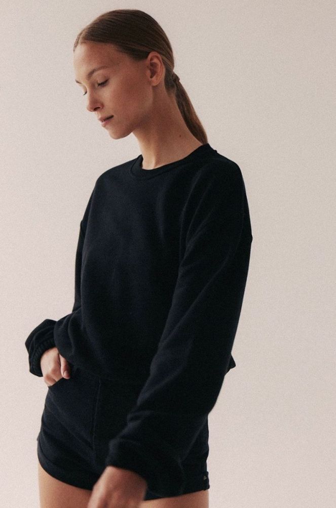 Кофта MUUV. Crop Top Subtle Cotton жіноча колір чорний однотонна фото 5