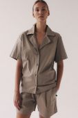 Сорочка з домішкою льону MUUV. Koszula Z Kr?tkim R?kawem Poche жіноча колір бежевий relaxed класичний комір