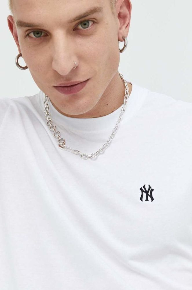 Бавовняна футболка 47brand MLB New York Yankees колір білий з аплікацією фото 13