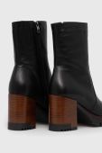 Шкіряні черевики Wojas жіночі колір чорний каблук блок злегка утеплена 5522551